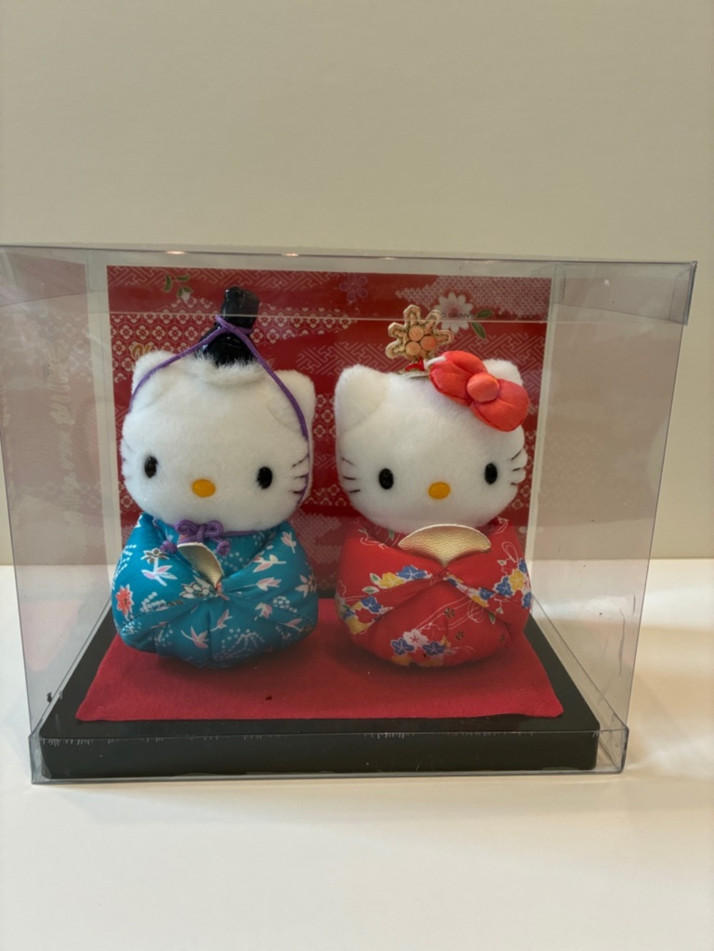 Hello Kitty Japanese Kimono Plush Pair in Red and Blue